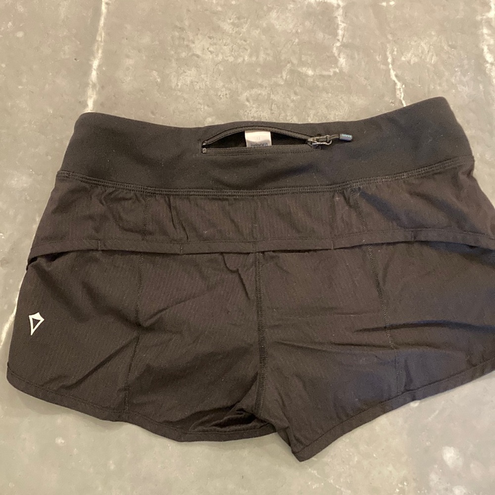 Ivivva girls 12 black shorts